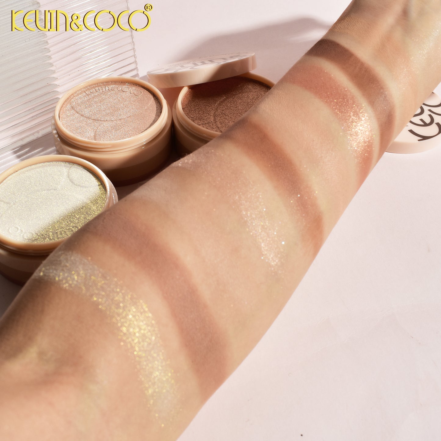 ILUMINADOR/ CORRECTOR CREMOSO/ POLVO COMPACTO KEVIN&COCO  REF:KC245567